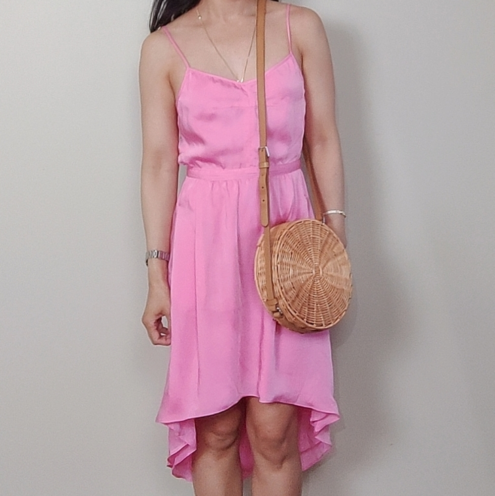 Aritzia pink dress with two pockets